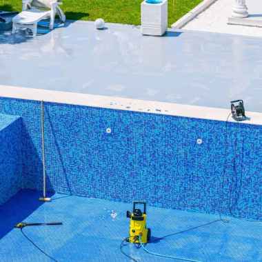Old-swimming-pool-refurbishment